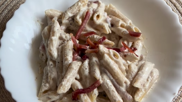 Pasta noci e speck