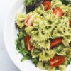 Pasta pesto e pomodorini freschi