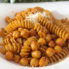 Pasta con ceci croccanti