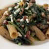 Pasta con cavolo nero, formaggio e pancetta