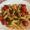 Pasta con tonno, pomodorini e olive taggiasche