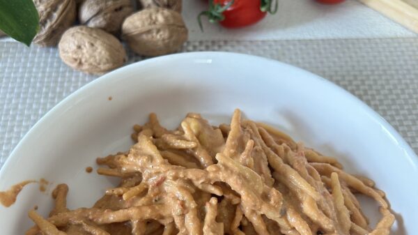 Trofie cremose pomodorini, noci e olive taggiasche