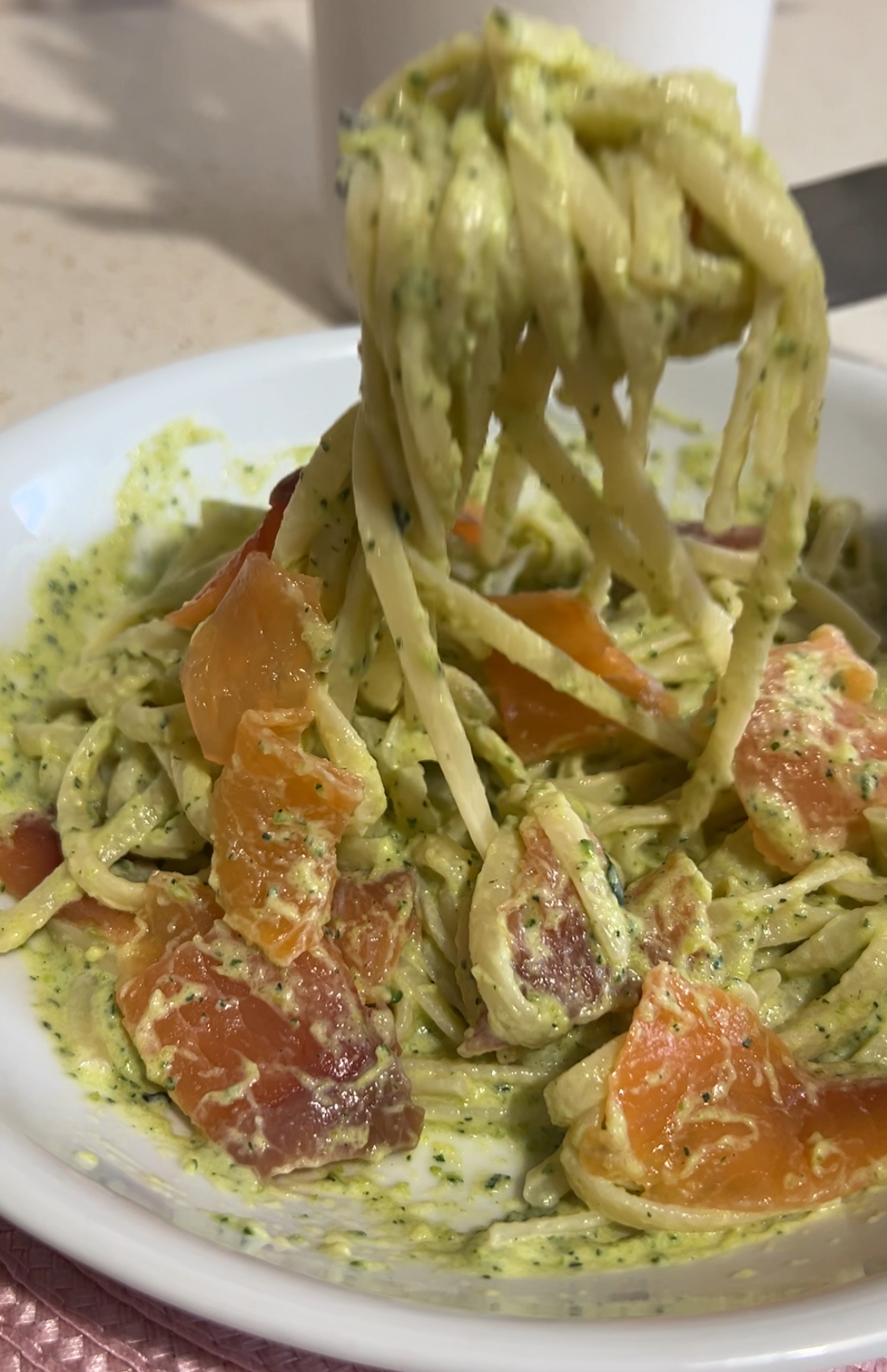 Linguine con zucchine e salmone